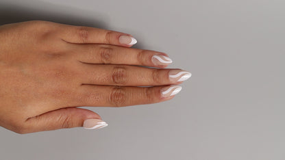 White Wavy | Classic Press On Nails Wholesale | 15pcs Soft Gel Nails