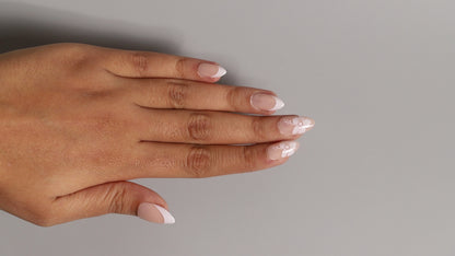 White Flower | Classic Press On Nails Wholesale | 15pcs Soft Gel Nails